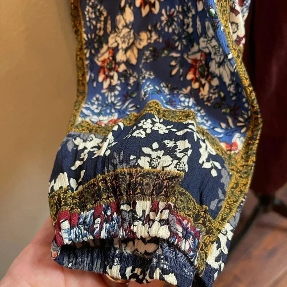 Gigio burgundy tee shirt dress with patchwork print, large flowy sleeves. - Picture 6 of 14